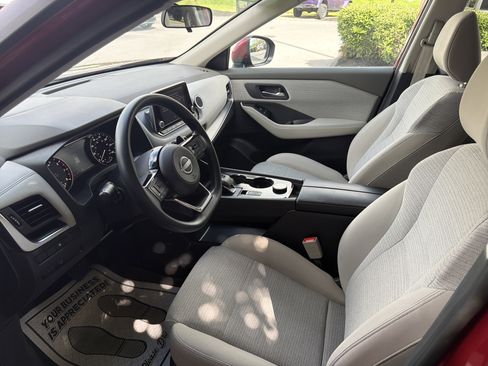 Used 2023 Nissan Rogue SV AWD/4WD image 15