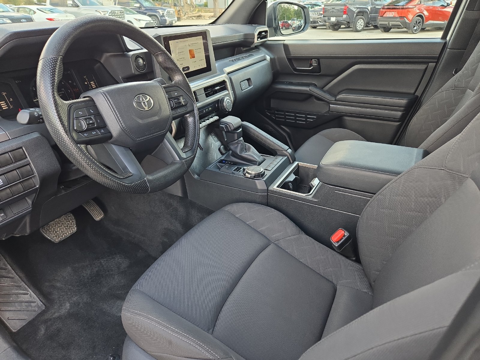 Certified 2025 Toyota Tacoma SR5 AWD/4WD image 9
