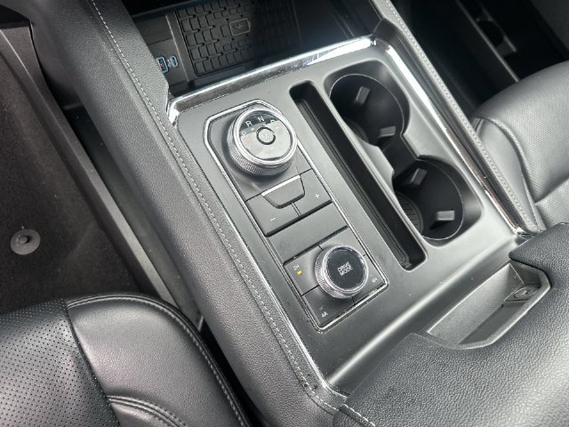 Used 2024 Ford Expedition XLT AWD/4WD image 23
