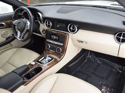 Used 2016 Mercedes-Benz SLK 300 image 15
