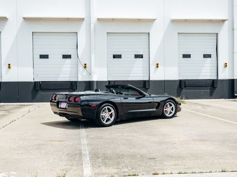 Used 2001 Chevrolet Corvette Convertible w/ Preferred Equipment Group2 RWD image 20