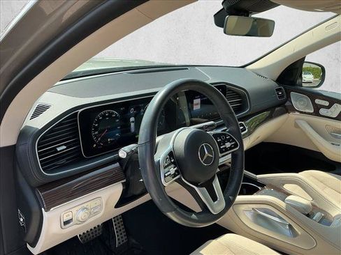 Used 2023 Mercedes-Benz GLS 450 4MATIC image 10