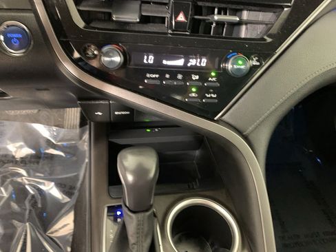 Used 2023 Toyota Camry XLE FWD image 25