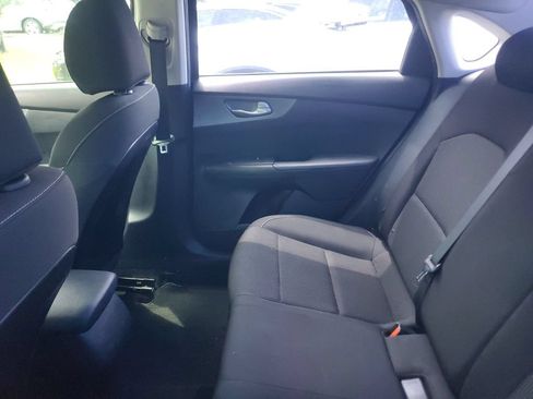 Used 2020 Kia Forte LXS FWD image 6