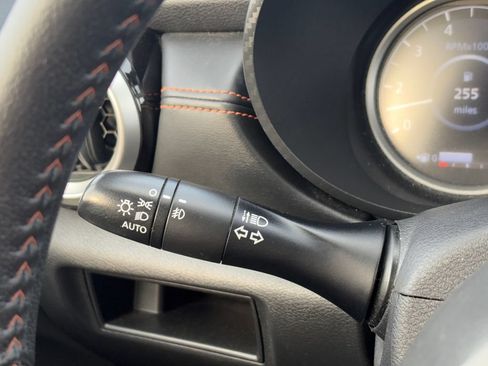 Used 2021 Nissan Versa SR FWD image 15