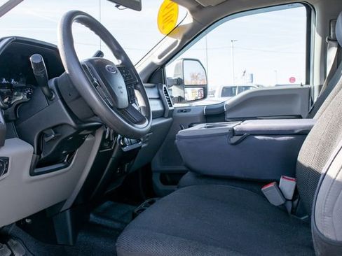Used 2019 Ford F250 XLT w/ Camper Package image 11