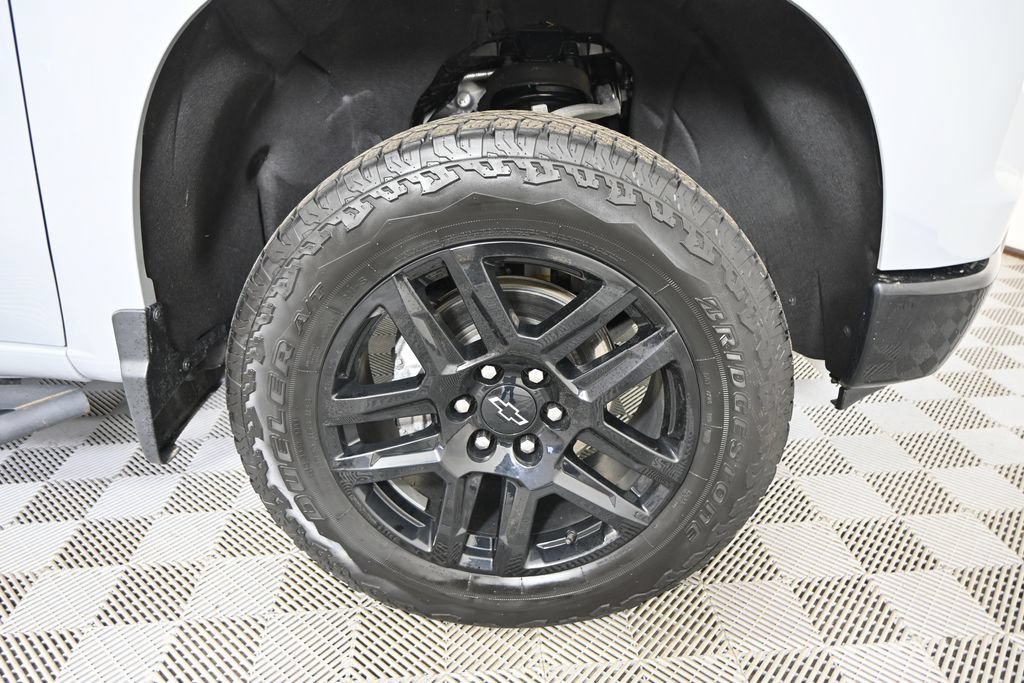 Used 2025 Chevrolet Silverado 1500 Custom Trail Boss AWD/4WD image 12