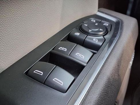 New 2026 GMC Sierra 1500 SLT image 16