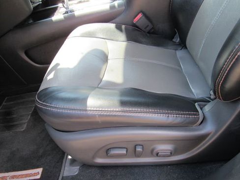 Used 2020 Nissan Pathfinder SL FWD image 24