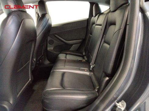 Used 2021 Tesla Model Y Long Range image 22