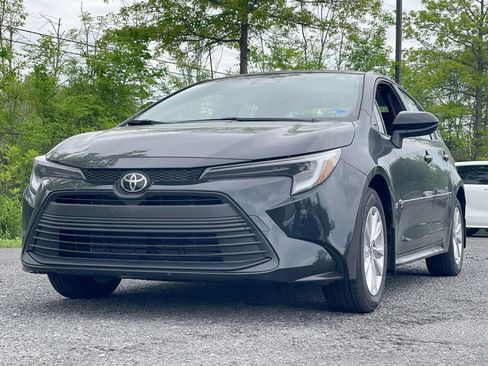 Used 2026 Toyota Corolla LE w/ LE Premium Package FWD image 13