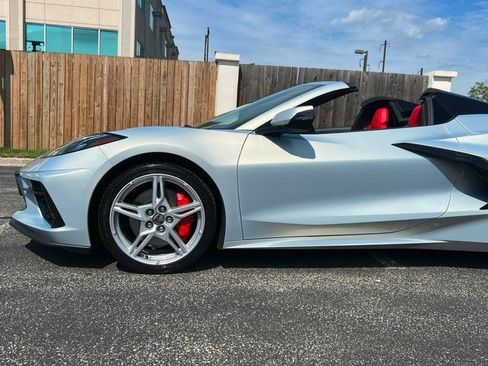 Used 2021 Chevrolet Corvette Stingray Premium Conv w/ Z51 Performance Package RWD image 10