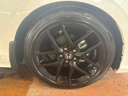 Used 2025 Honda Civic Sport image 10