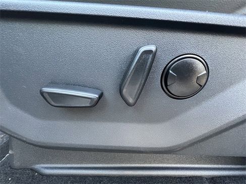 New 2025 Ford Expedition Active image 12