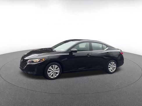 Used 2025 Nissan Sentra S image 8