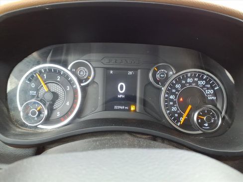 Used 2019 RAM 3500 Big Horn image 22