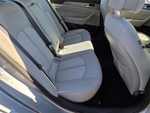 Used 2016 Hyundai Sonata SE image 13