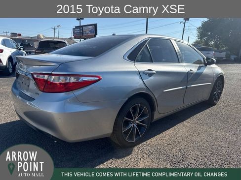 Used 2015 Toyota Camry XSE w/ Moonroof Package FWD image 2