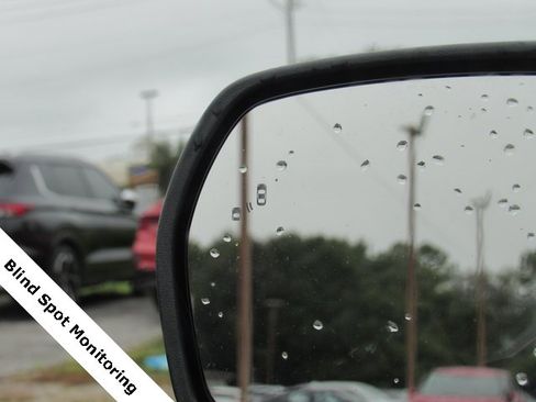 Used 2024 Ford Edge SEL image 20