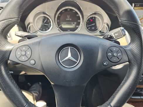 Used 2011 Mercedes-Benz E 550 4MATIC Sedan image 9
