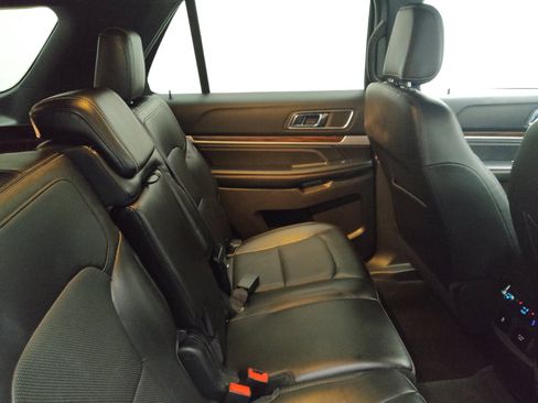 Used 2018 Ford Explorer Limited AWD/4WD image 19