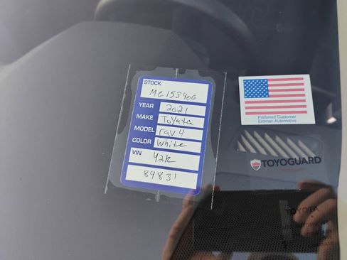 Used 2021 Toyota RAV4 XLE image 12