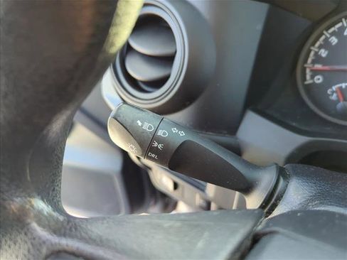 Used 2018 Toyota Tacoma SR w/ SR Convenience Package image 16