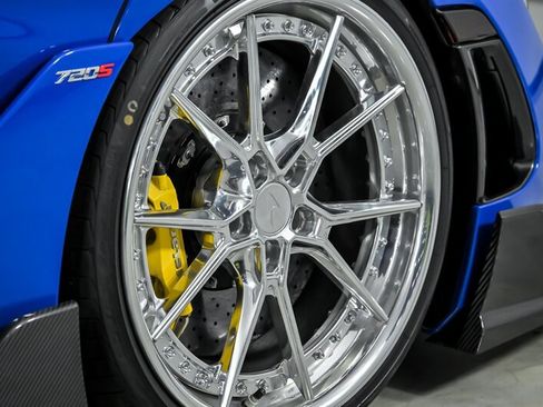Used 2018 McLaren 720S RWD image 18