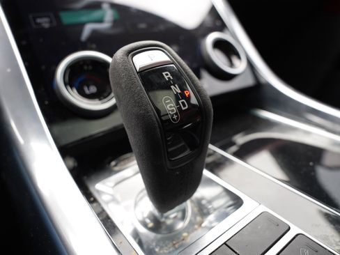 Used 2020 Land Rover Range Rover Sport HST image 13