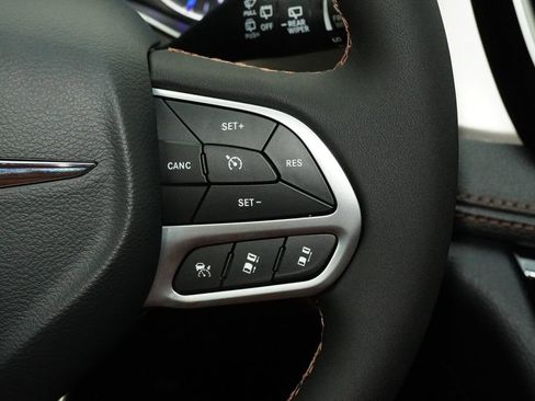 Used 2024 Chrysler Pacifica Pinnacle w/ Trailer Tow Group image 20