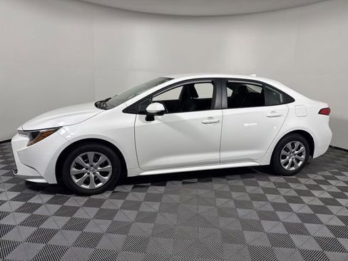 Used 2024 Toyota Corolla LE FWD image 3