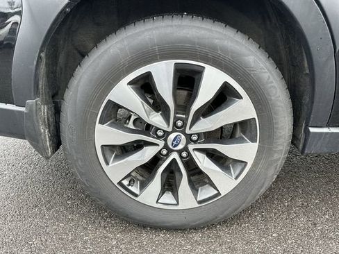 Used 2025 Subaru Outback Touring AWD/4WD image 17