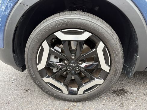 Used 2025 Kia Telluride S FWD image 7