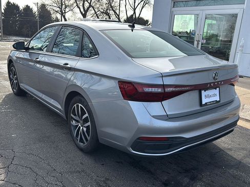 Used 2025 Volkswagen Jetta SE image 10