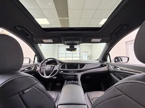 Used 2024 Buick Enclave Avenir AWD/4WD image 30