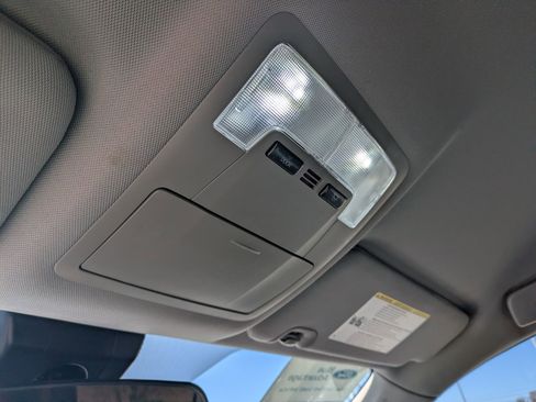 Used 2019 Toyota Highlander LE image 23