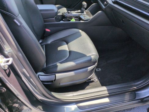 Used 2023 Kia Sportage EX FWD image 32