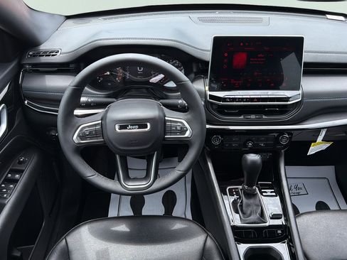 New 2026 Jeep Compass Latitude AWD/4WD image 15