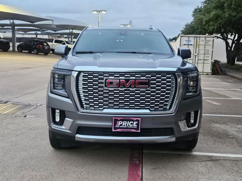 Used 2021 GMC Yukon Denali w/ Denali Premium Package AWD/4WD image 2