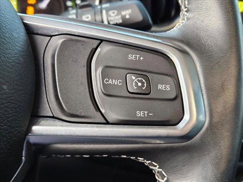 Used 2022 Jeep Wrangler Unlimited Sahara w/ Cold Weather Group AWD/4WD image 24