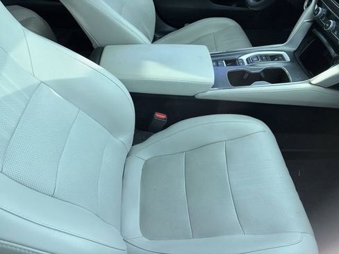 Used 2021 Honda Accord Touring image 4