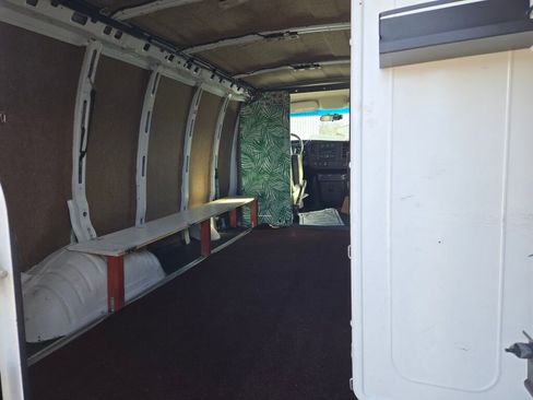 Used 2015 Chevrolet Express 2500 image 16