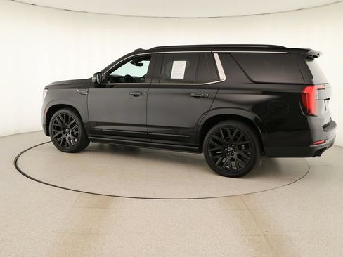 Used 2025 GMC Yukon Denali Ultimate AWD/4WD image 3
