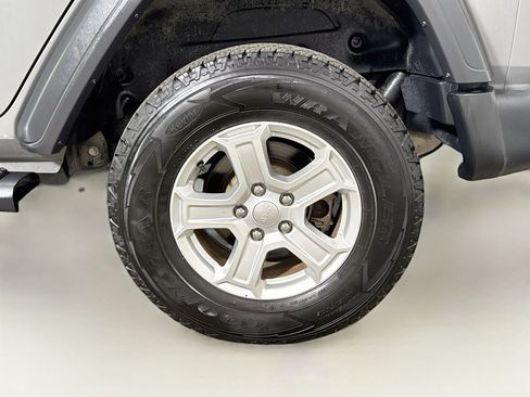 Used 2019 Jeep Wrangler Unlimited Sport S AWD/4WD image 25
