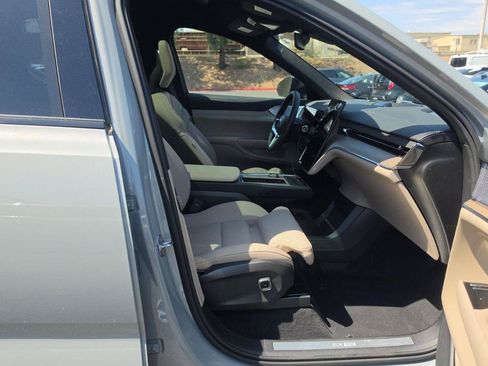 Used 2025 Volvo EX90 Ultra w/ Protection Package Premier AWD/4WD image 9