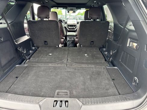 Used 2025 Ford Explorer Platinum w/ LUX Leather Package AWD/4WD image 32