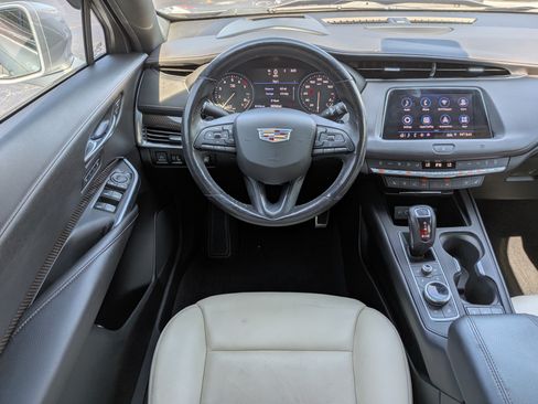 Certified 2019 Cadillac XT4 Sport FWD image 12