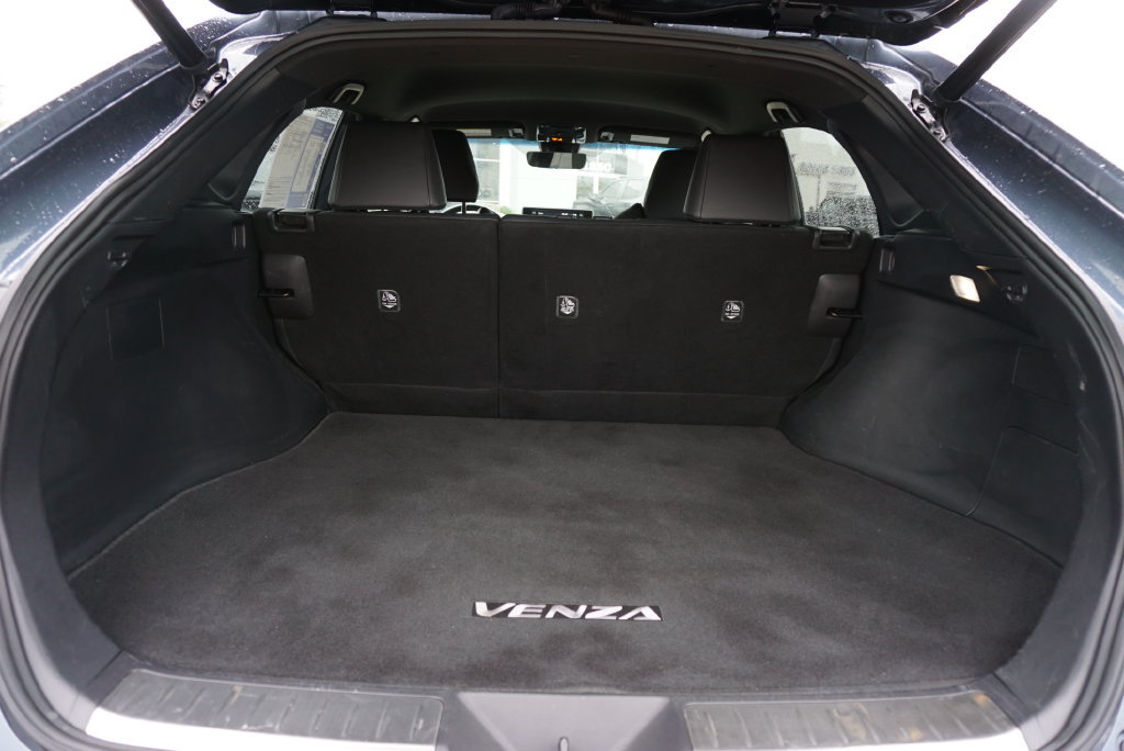 Used 2022 Toyota Venza XLE AWD/4WD image 10