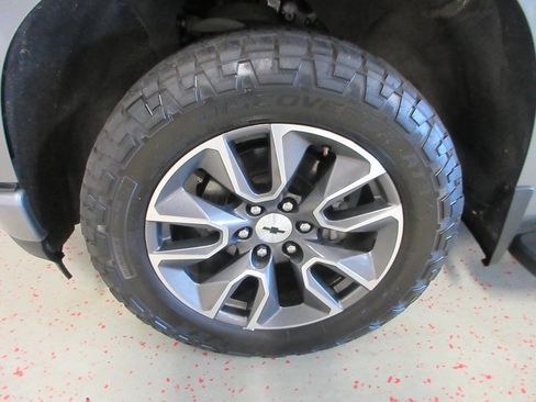 Used 2021 Chevrolet Silverado 1500 RST w/ Convenience Package II AWD/4WD image 31