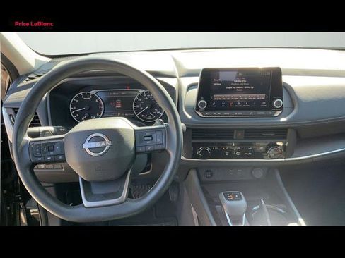 Used 2025 Nissan Rogue S image 13